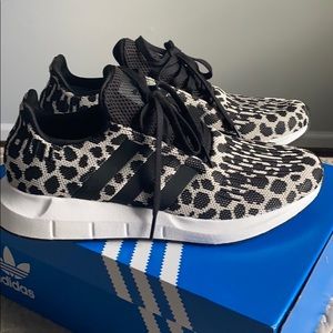 Adidas Leopard Swift Run